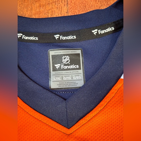 Connor McDavid, Oilers Jersey, Youth L/XL - Picture 4 of 5